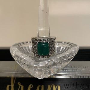 Dallas Prince SS925 Marcasite and Green stone ring